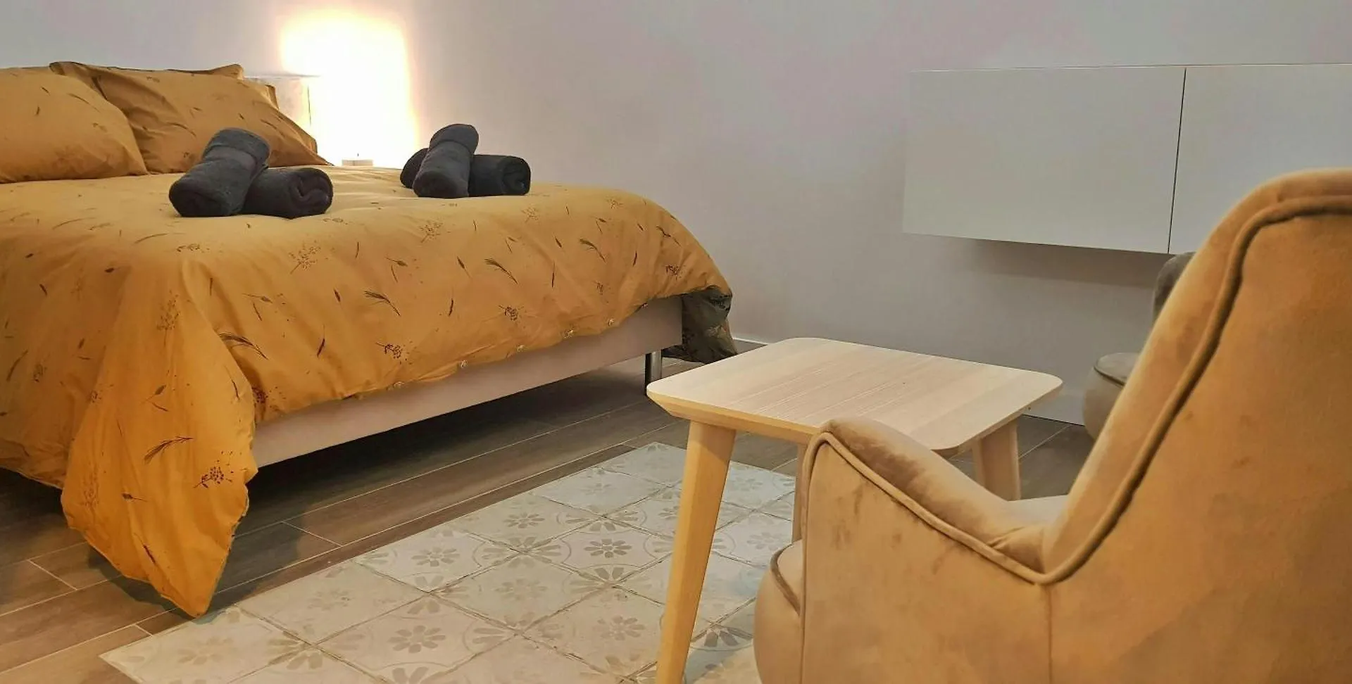 Sant Antoni 3 - Downtown Barcelona. Modern Apartment