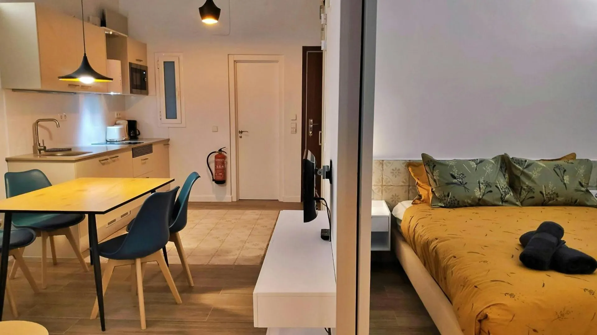 Sant Antoni 3 - Downtown Barcelona. Modern Apartment  Barcelona