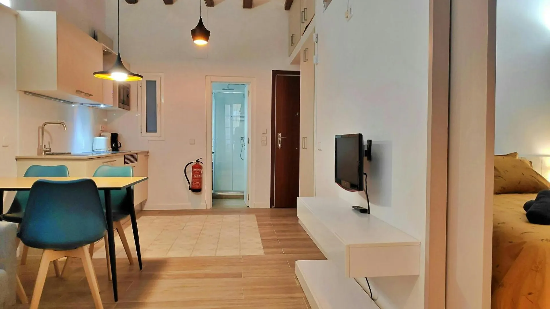 Sant Antoni 3 - Downtown Barcelona. Modern Apartment  Barcelona