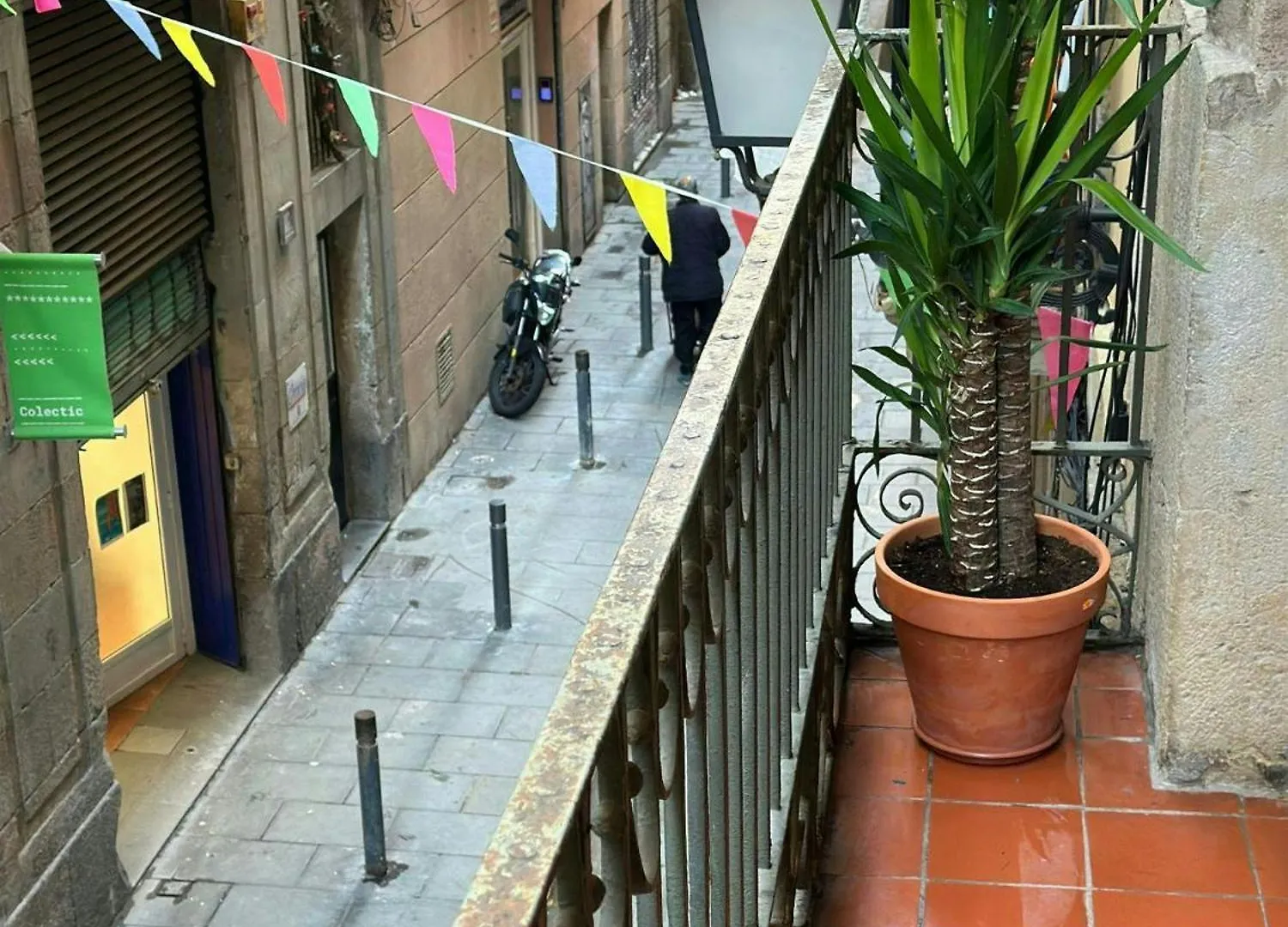 Apartament Sant Antoni 3 - Downtown Barcelona. Modern