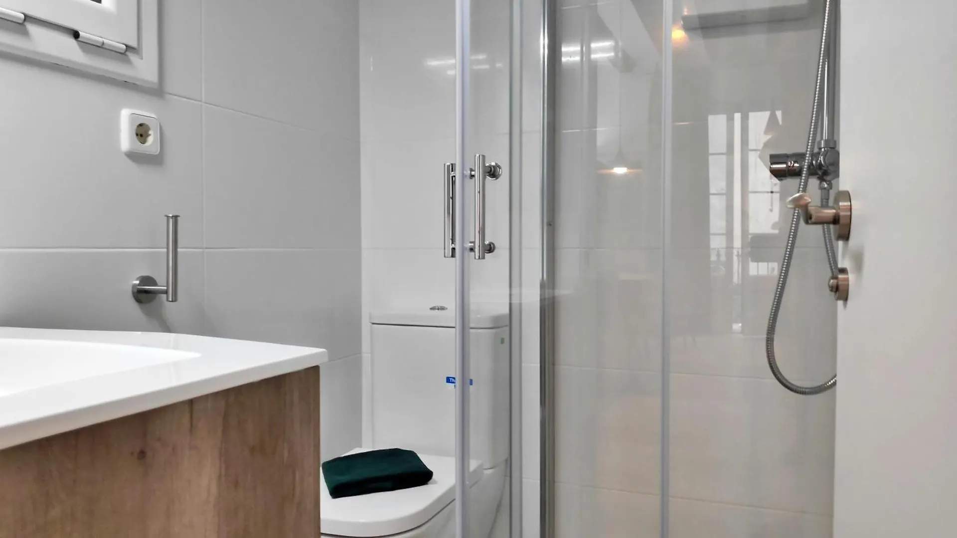 Apartament Sant Antoni 3 - Downtown Barcelona. Modern